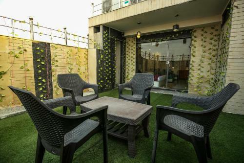 Oyo 10558 Hotel Qlark