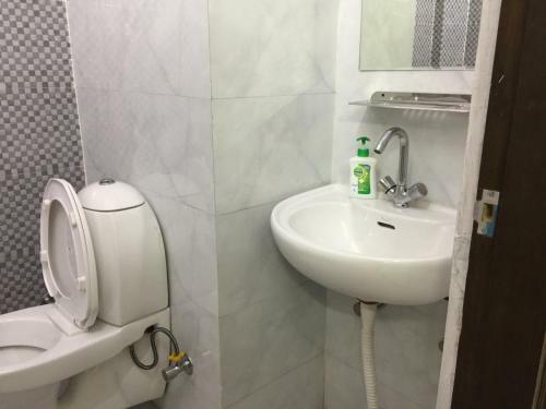 The Raveesh Service Apartment