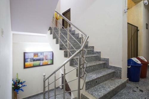 The Raveesh Service Apartment