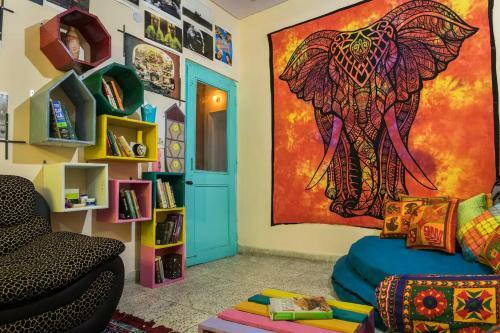 Hiatus' Doors (homestay)