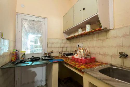 Hiatus' Doors (homestay)