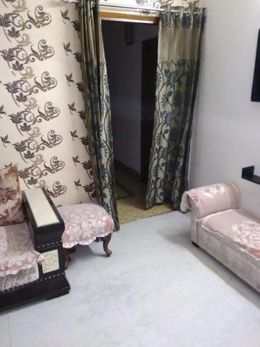 Bed & Breakfast Comfortable Homestay Near Metro