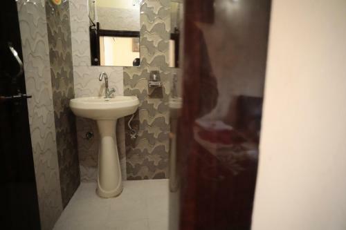 Hotel Monarch Rama Palace