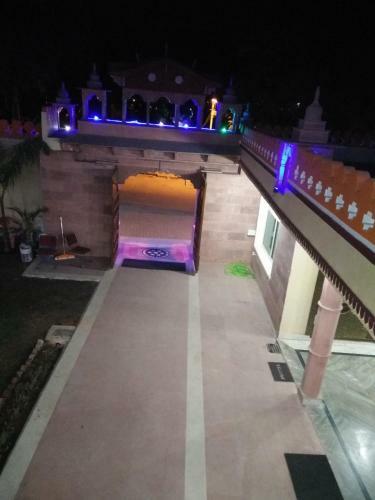Hotel Monarch Rama Palace