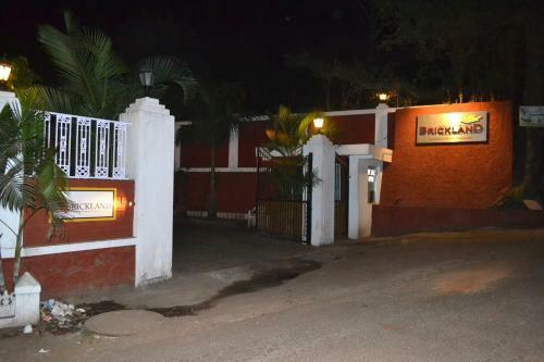 Jaffer Bhai's Brickland Hotel