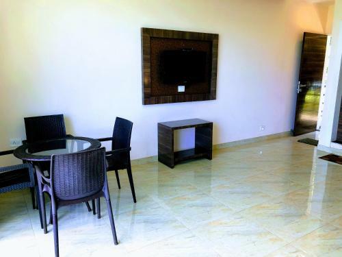 Hotel Rainforest Restaurant & Villas