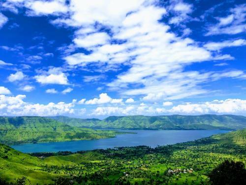 Hotel Rainforest Restaurant & Villas