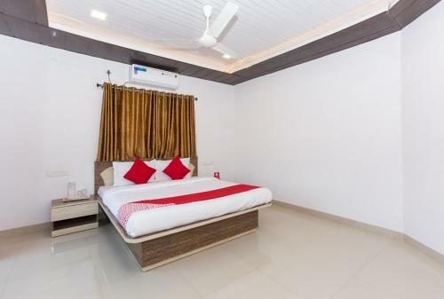Oyo 12935 Hotel Shrushti Inn