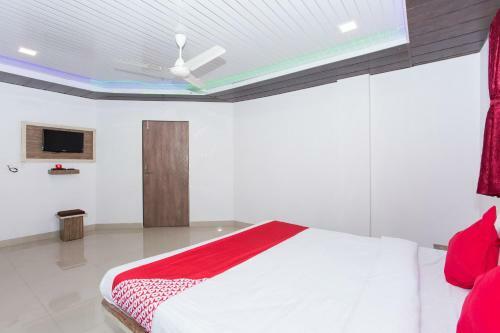 Oyo 12935 Hotel Shrushti Inn