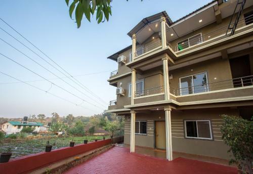 Oyo 12935 Hotel Shrushti Inn