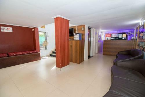 Hotel Travellers Inn