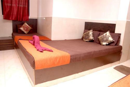 Hotel Travellers Inn