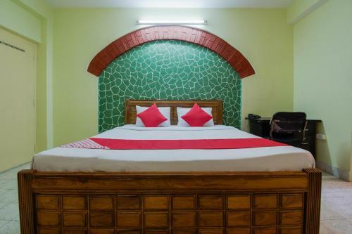 Hotel Oyo 23043 Grand Ar Residency