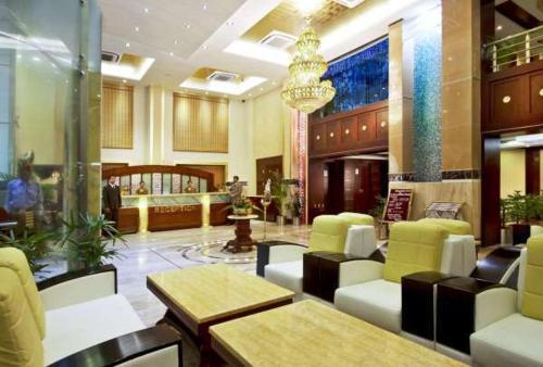 Hotel Gargee Grand