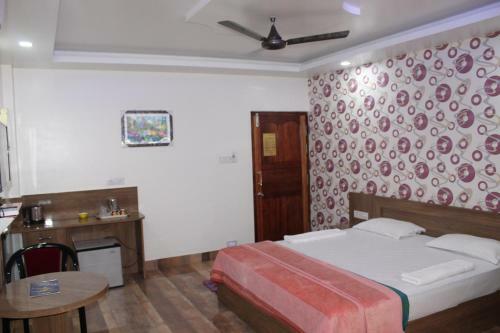 Hotel Gkm Grand