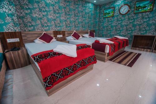 Hotel Gkm Grand
