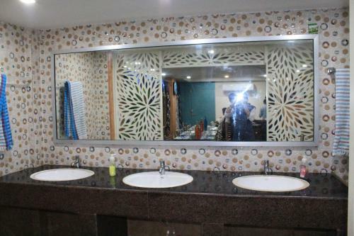 Hotel Gkm Grand