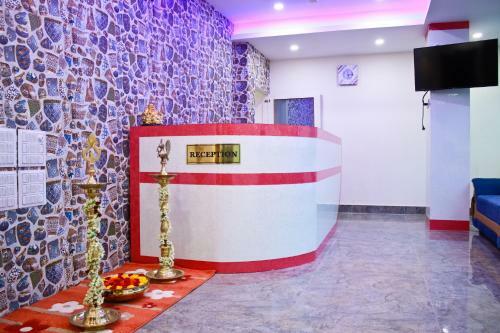Hotel Gkm Grand