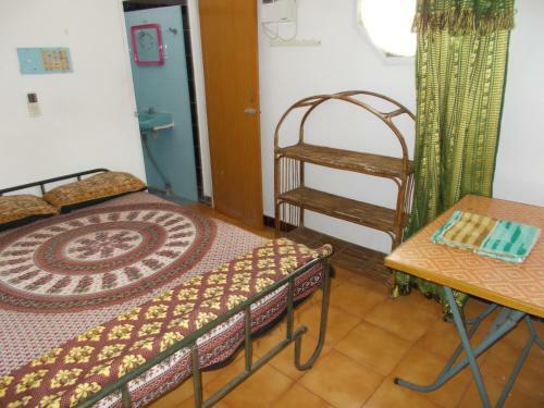 Hostal Orly Cafe And Guest House