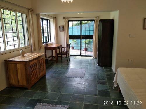 Hostal Isai Ambalam Guest House