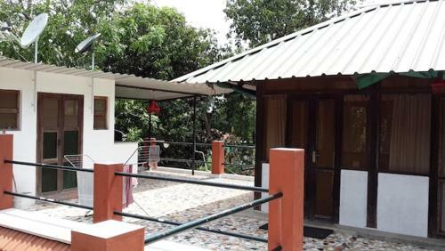 Hostal Isai Ambalam Guest House