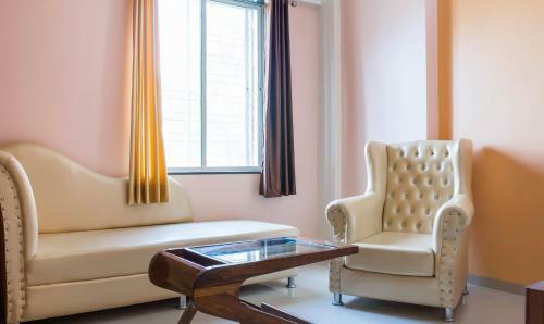 Hotel Treebo Trend Naunidh Suites