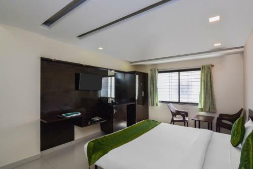 Hotel Treebo Trip Mahalaxmi Executive