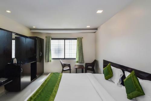 Hotel Treebo Trip Mahalaxmi Executive