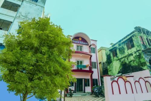 Spot On 63771 Hotel Puri Dham
