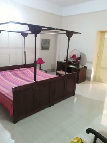 Villa Judges Court