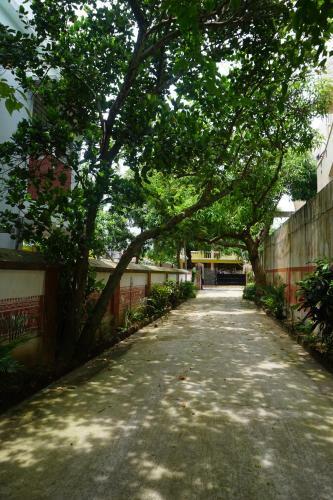 Villa Judges Court