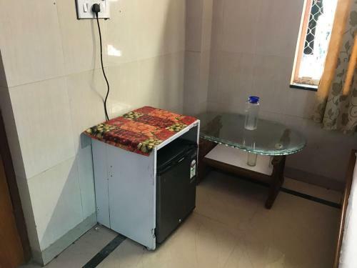 Hotel Goroomgo Sureswory Pampa Puri