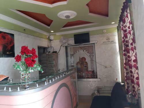 Hotel Goroomgo Sureswory Pampa Puri