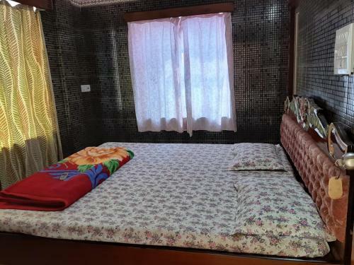 Hotel Goroomgo Sureswory Pampa Puri