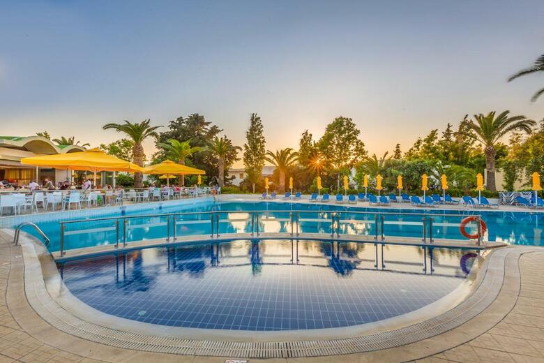 Hotel Kipriotis Hippocrates And Maris Suites