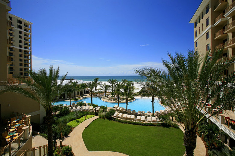 Hotel Sandpearl Resort