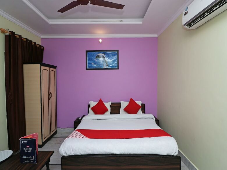 Oyo 13686 Rudraksh Hotel
