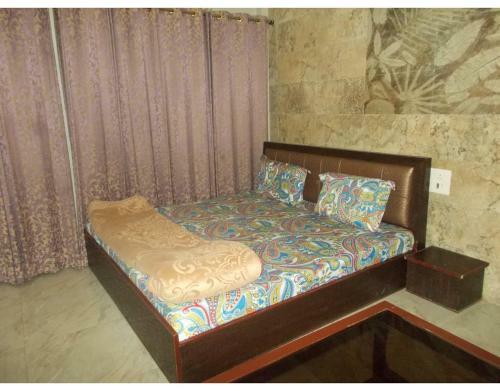 Hotel Comfortable Rooms On Laxman Jhula