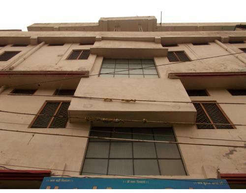 Hotel Deluxe Stay Near Isbt