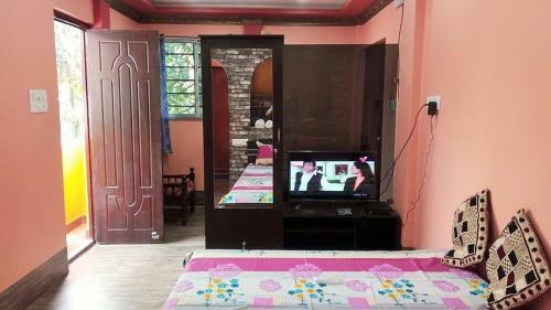 12 Homestay Apartments