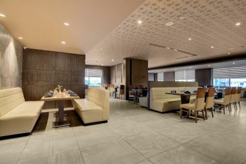 Mount Milestone Hotel And Banquets