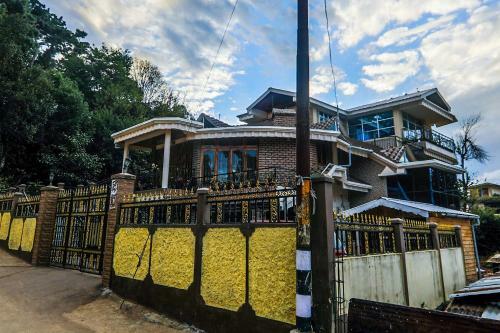Villa Hilltop-view Studio Home In Shillong