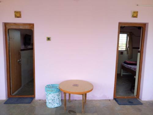 Hostal Rashmi Woods Hotel & Resort