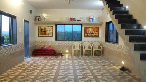 Hostal Rashmi Woods Hotel & Resort