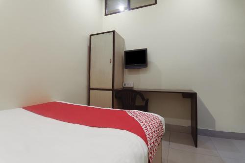 Oyo 18369 Hotel Golden Peak