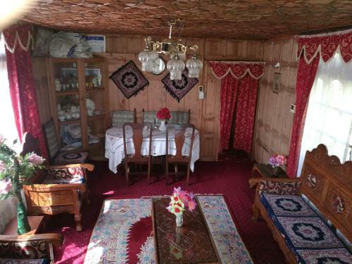 House Boat Hardy Palace