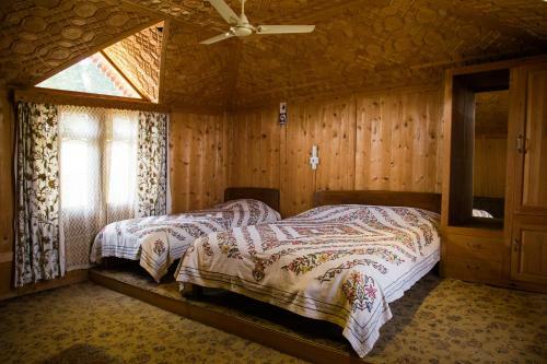 Hotel Fantasia Houseboats