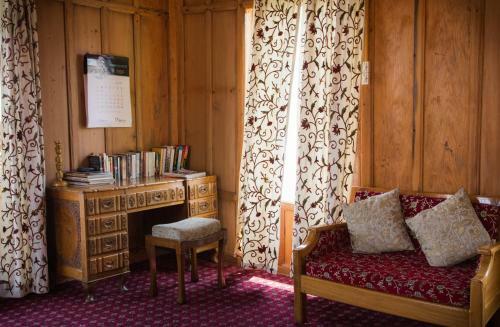 Hotel Fantasia Houseboats