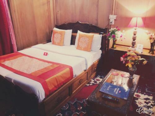 Bed & Breakfast Houseboat Lake Thao