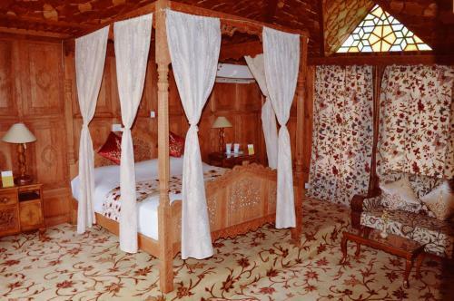 Hotel Wangnoo Heritage Houseboats